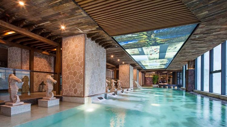 Ramada by Wyndham Guergou Pool
