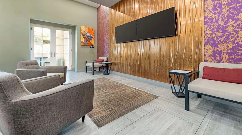 <b>Best Western Plus Wine Country Hotel Lobby</b>. Images powered by <a href="https://iceportal.shijigroup.com/" title="IcePortal" target="_blank">IcePortal</a>.