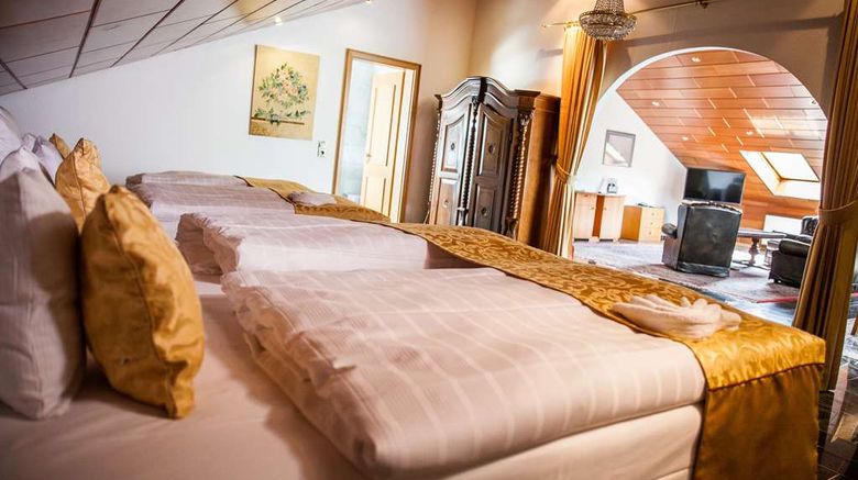 <b>Hotel Barbarossahof Suite</b>. Images powered by <a href="https://iceportal.shijigroup.com/" title="IcePortal" target="_blank">IcePortal</a>.