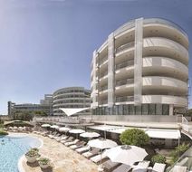 Hotel Premier & Suites Exterior