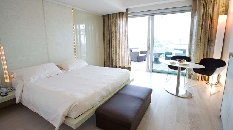 <b>Hotel Premier & Suites Room</b>. Images powered by <a href="https://iceportal.shijigroup.com/" title="IcePortal" target="_blank">IcePortal</a>.