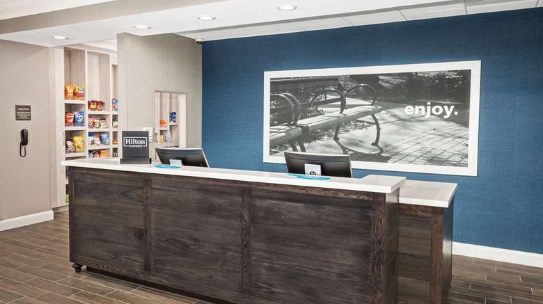 <b>Hampton Inn Kennebunk Kennebunkport Lobby</b>. Images powered by <a href="https://iceportal.shijigroup.com/" title="IcePortal" target="_blank">IcePortal</a>.