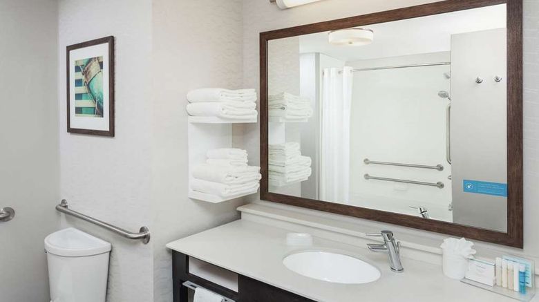 <b>Hampton Inn Kennebunk Kennebunkport Room</b>. Images powered by <a href="https://iceportal.shijigroup.com/" title="IcePortal" target="_blank">IcePortal</a>.