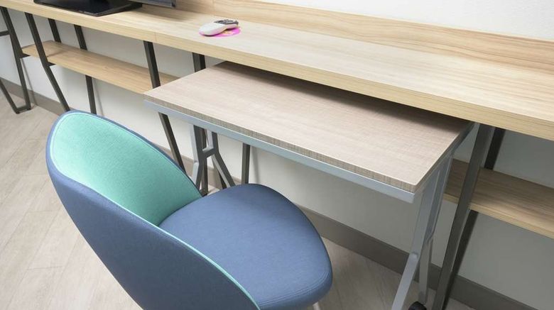 <b>Tru by Hilton McDonough Room</b>. Images powered by <a href="https://iceportal.shijigroup.com/" title="IcePortal" target="_blank">IcePortal</a>.