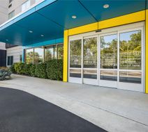 Tru by Hilton McDonough Exterior