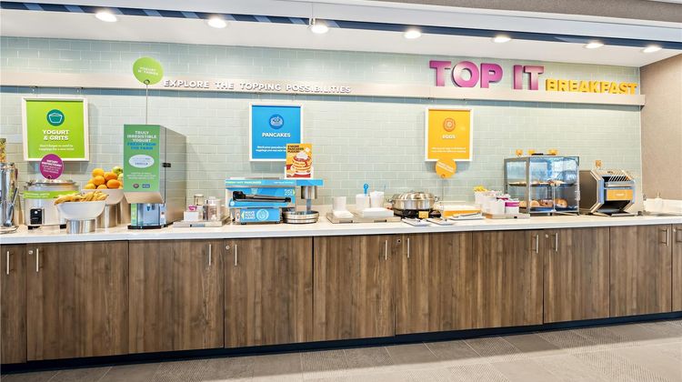 Tru by Hilton McDonough Restaurant