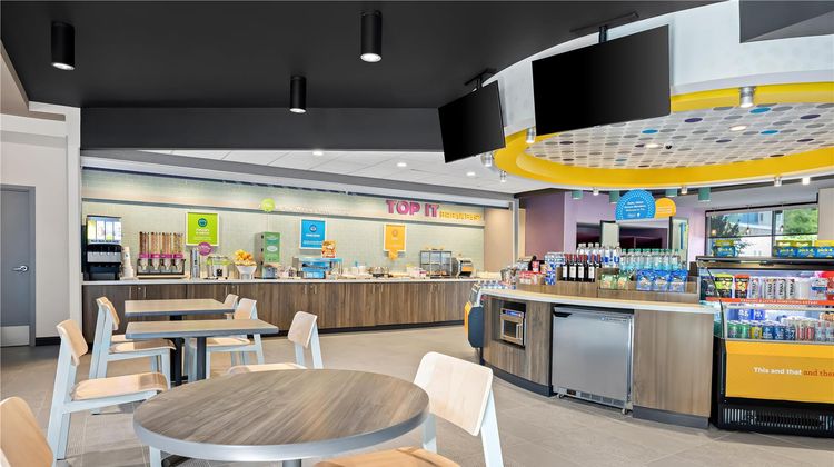 Tru by Hilton McDonough Restaurant