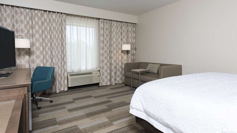 <b>Hampton Inn Westfield Room</b>. Images powered by <a href="https://iceportal.shijigroup.com/" title="IcePortal" target="_blank">IcePortal</a>.