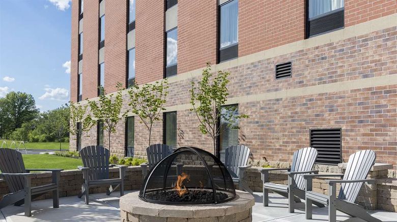 <b>Hampton Inn Westfield Exterior</b>. Images powered by <a href="https://iceportal.shijigroup.com/" title="IcePortal" target="_blank">IcePortal</a>.