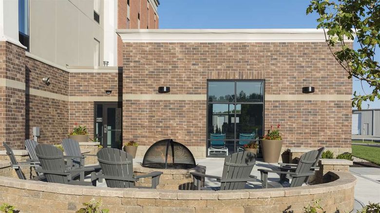 <b>Hampton Inn Westfield Exterior</b>. Images powered by <a href="https://iceportal.shijigroup.com/" title="IcePortal" target="_blank">IcePortal</a>.