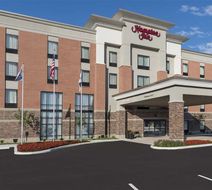 Hampton Inn Westfield Exterior