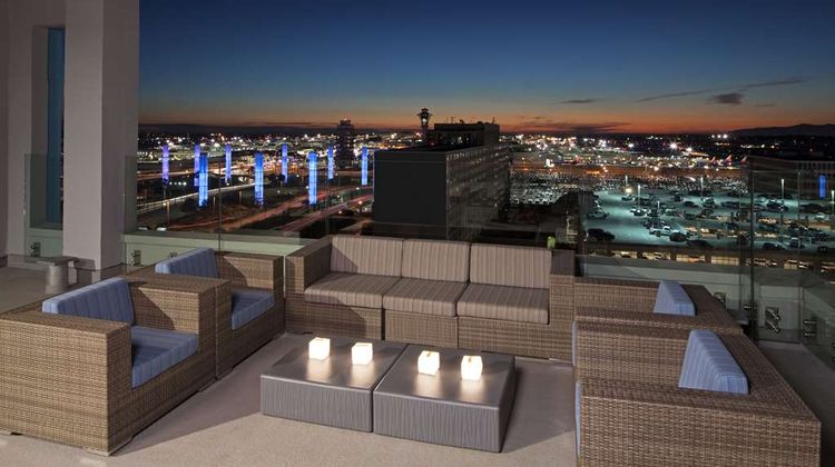 H Hotel Los Angeles, Curio Collection Exterior