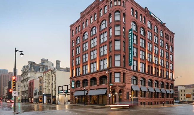 Homewood Suites by Hilton Milwaukee Exterior