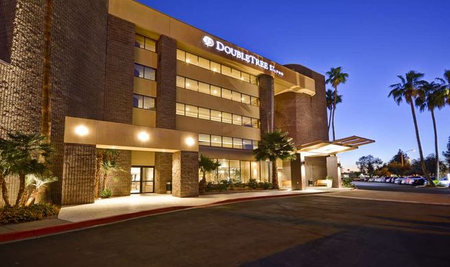 Doubletree by Hilton Phoenix North Exterior