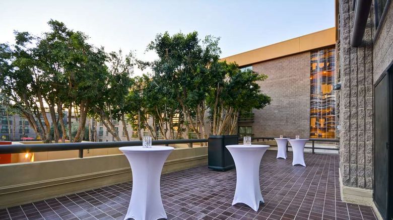<b>Doubletree by Hilton Phoenix North Exterior</b>. Images powered by <a href="https://iceportal.shijigroup.com/" title="IcePortal" target="_blank">IcePortal</a>.