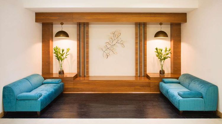Hilton Garden Inn Ras Al Khaimah Lobby