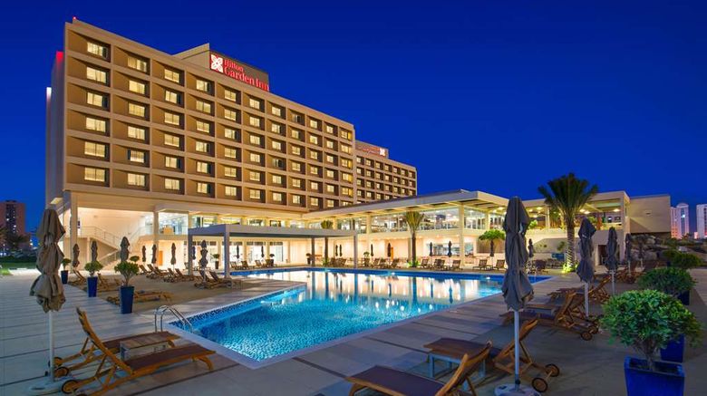 <b>Hilton Garden Inn Ras Al Khaimah Pool</b>. Images powered by <a href="https://iceportal.shijigroup.com/" title="IcePortal" target="_blank">IcePortal</a>.