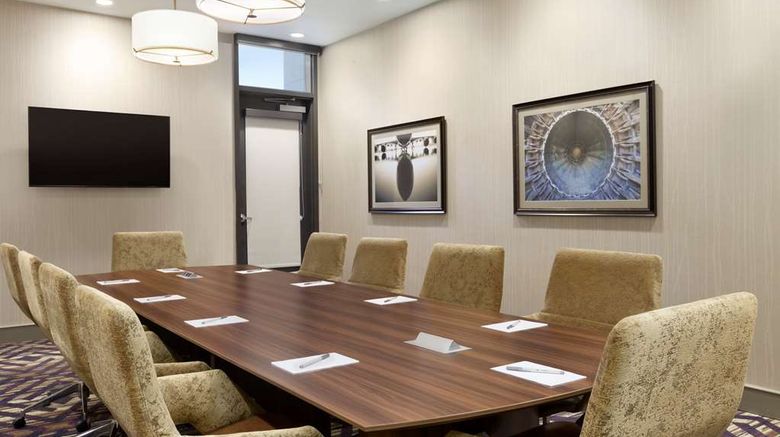 <b>Hampton Inn & Suites Seattle/Renton Meeting</b>. Images powered by <a href="https://iceportal.shijigroup.com/" title="IcePortal" target="_blank">IcePortal</a>.