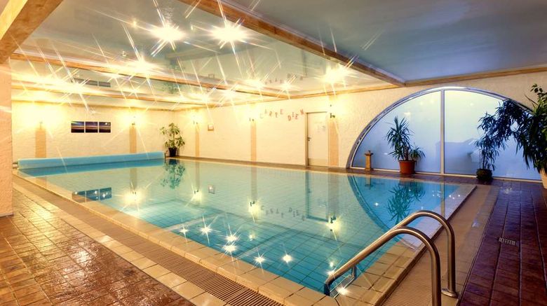 <b>Sure Hotel Rhoen Garden Pool</b>. Images powered by <a href="https://iceportal.shijigroup.com/" title="IcePortal" target="_blank">IcePortal</a>.