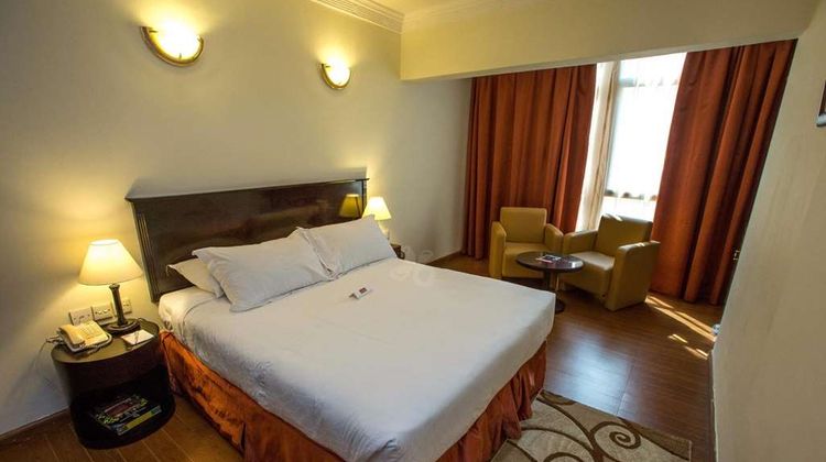 Al Jawhara Metro Hotel Room