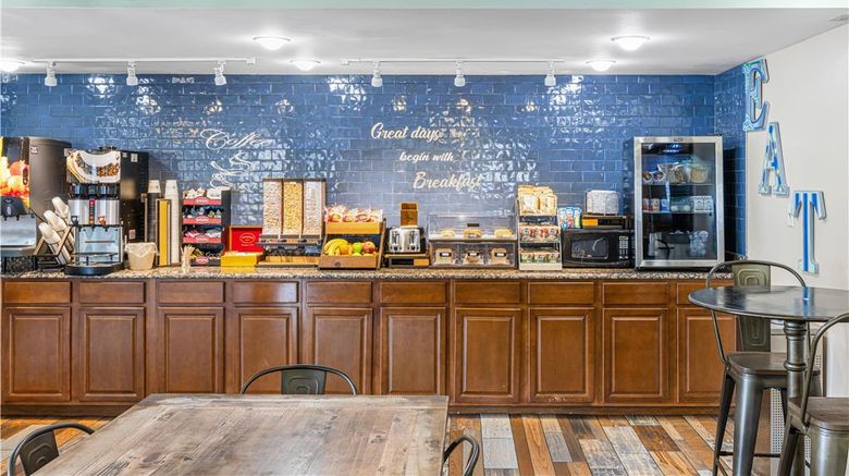 <b>SureStay Hotel Helen Downtown Restaurant</b>. Images powered by <a href="https://iceportal.shijigroup.com/" title="IcePortal" target="_blank">IcePortal</a>.