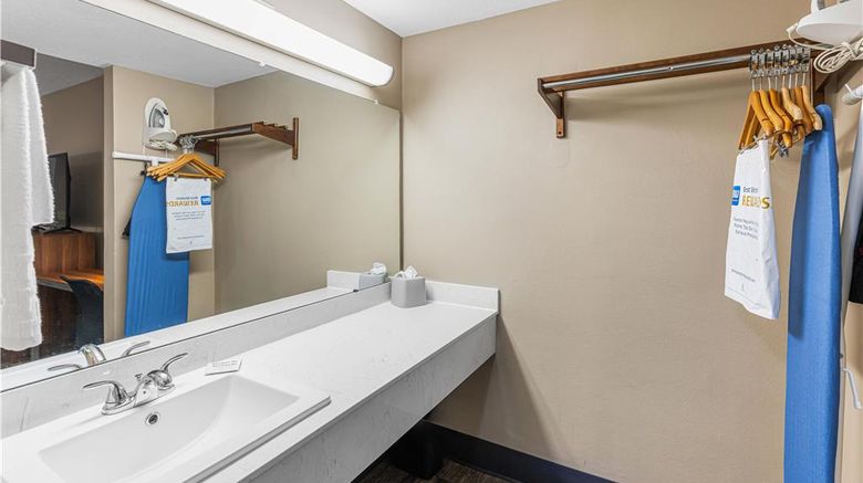 <b>SureStay Hotel Helen Downtown Room</b>. Images powered by <a href="https://iceportal.shijigroup.com/" title="IcePortal" target="_blank">IcePortal</a>.