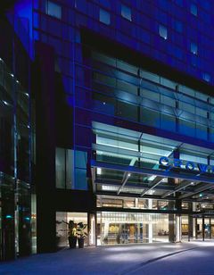 Crown Promenade Hotel