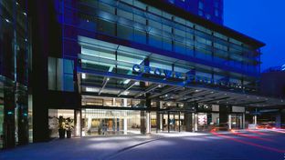 Crown Promenade Hotel