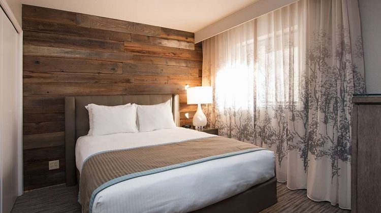 Hotel Azure Room