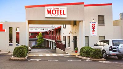 Downs Motel