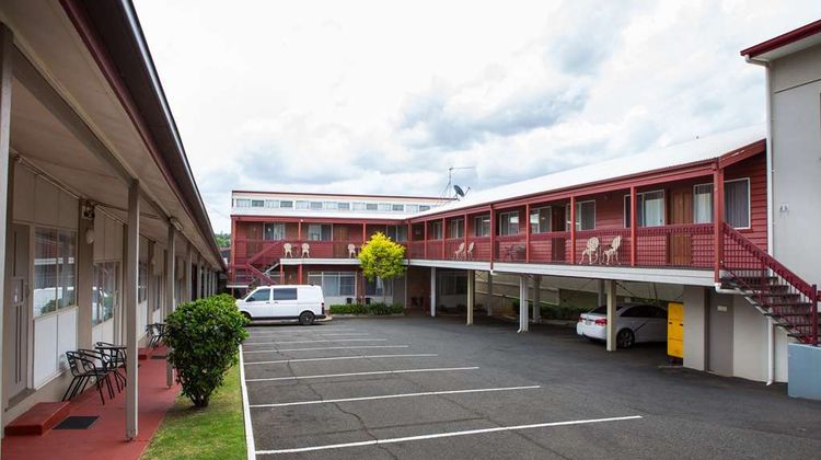 Downs Motel Exterior