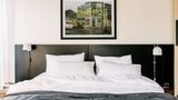 <b>Veriu Broadway Suite</b>. Images powered by <a href="https://iceportal.shijigroup.com/" title="IcePortal" target="_blank">IcePortal</a>.
