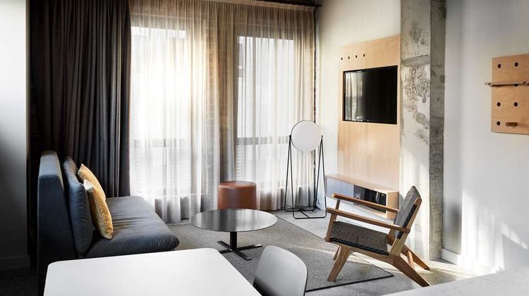 Veriu Broadway Suite