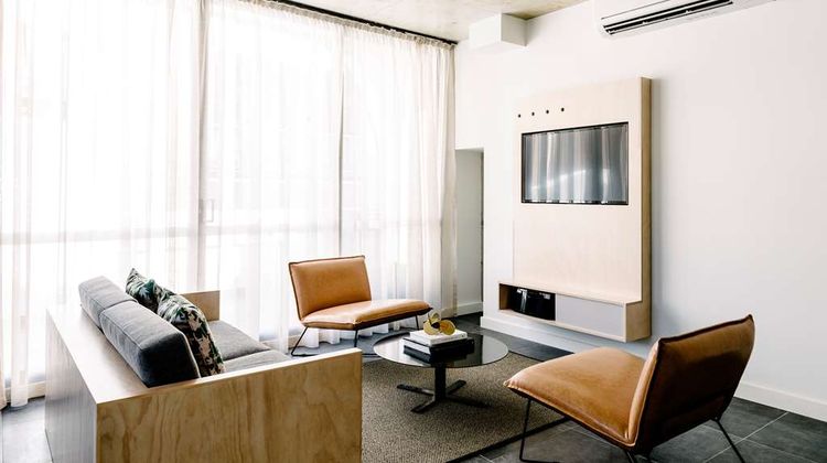 Veriu Broadway Suite