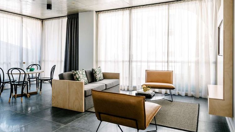Veriu Broadway Suite