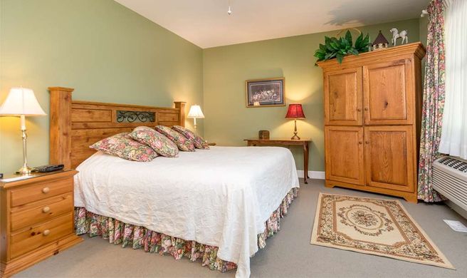 Highland Lake Inn & Resort Room