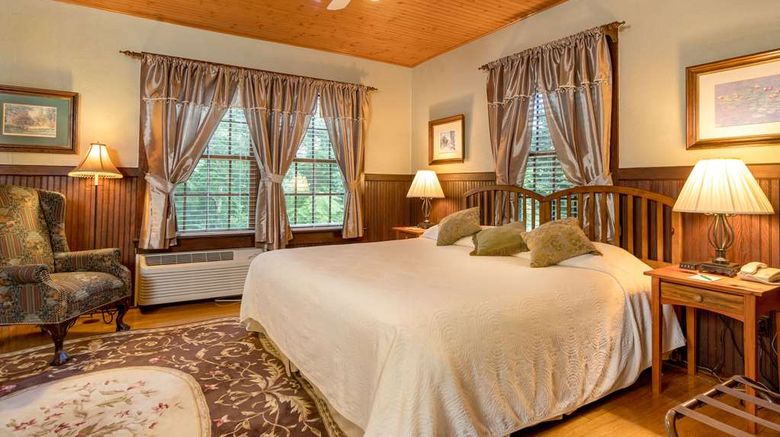 <b>Highland Lake Inn & Resort Suite</b>. Images powered by <a href="https://iceportal.shijigroup.com/" title="IcePortal" target="_blank">IcePortal</a>.