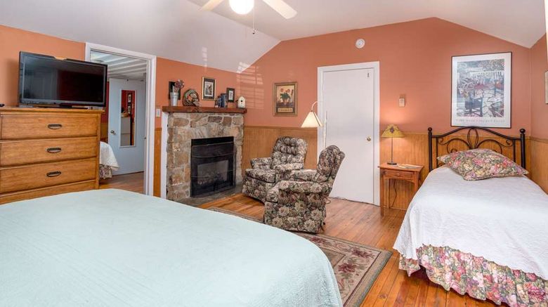 <b>Highland Lake Inn & Resort Suite</b>. Images powered by <a href="https://iceportal.shijigroup.com/" title="IcePortal" target="_blank">IcePortal</a>.