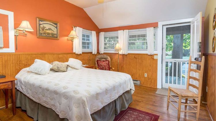 Highland Lake Inn & Resort Suite