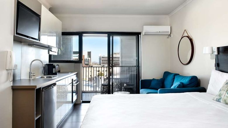 <b>Veriu Randwick Suite</b>. Images powered by <a href="https://iceportal.shijigroup.com/" title="IcePortal" target="_blank">IcePortal</a>.