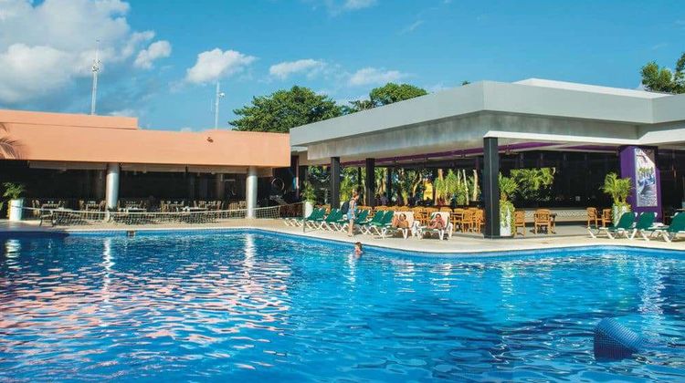 Hotel Riu Lupita Pool