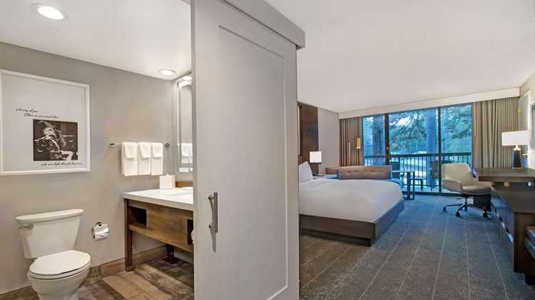 Peachtree City Hotel & Conference Center Room