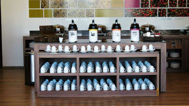 <b>Hampton Inn by Hilton Celaya Restaurant</b>. Images powered by <a href="https://iceportal.shijigroup.com/" title="IcePortal" target="_blank">IcePortal</a>.