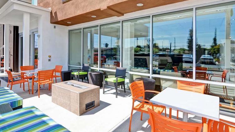 Home2 Suites by Hilton Azusa Exterior