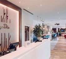 Hilton Garden Inn Manchester Emirates Lobby