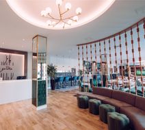 Hilton Garden Inn Manchester Emirates Lobby