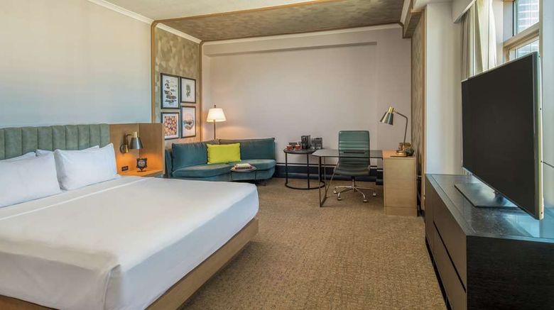 <b>The Duniway Portland, A Hilton Hotel Room</b>. Images powered by <a href="https://iceportal.shijigroup.com/" title="IcePortal" target="_blank">IcePortal</a>.
