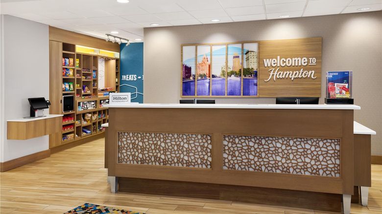 <b>Hampton Inn & Suites Syracuse North Arpt Lobby</b>. Images powered by <a href="https://iceportal.shijigroup.com/" title="IcePortal" target="_blank">IcePortal</a>.