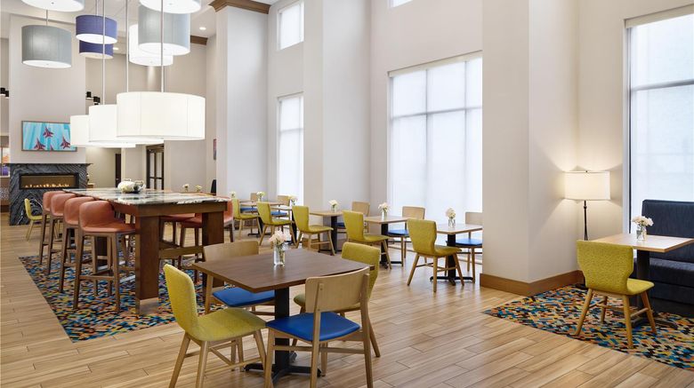<b>Hampton Inn & Suites Syracuse North Arpt Restaurant</b>. Images powered by <a href="https://iceportal.shijigroup.com/" title="IcePortal" target="_blank">IcePortal</a>.