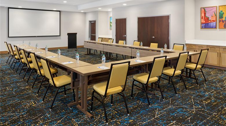 <b>Hampton Inn & Suites Syracuse North Arpt Meeting</b>. Images powered by <a href="https://iceportal.shijigroup.com/" title="IcePortal" target="_blank">IcePortal</a>.